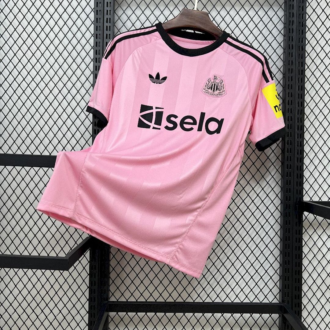 Mens Newcastle United 2025/26 Goalkeeper Jersey
