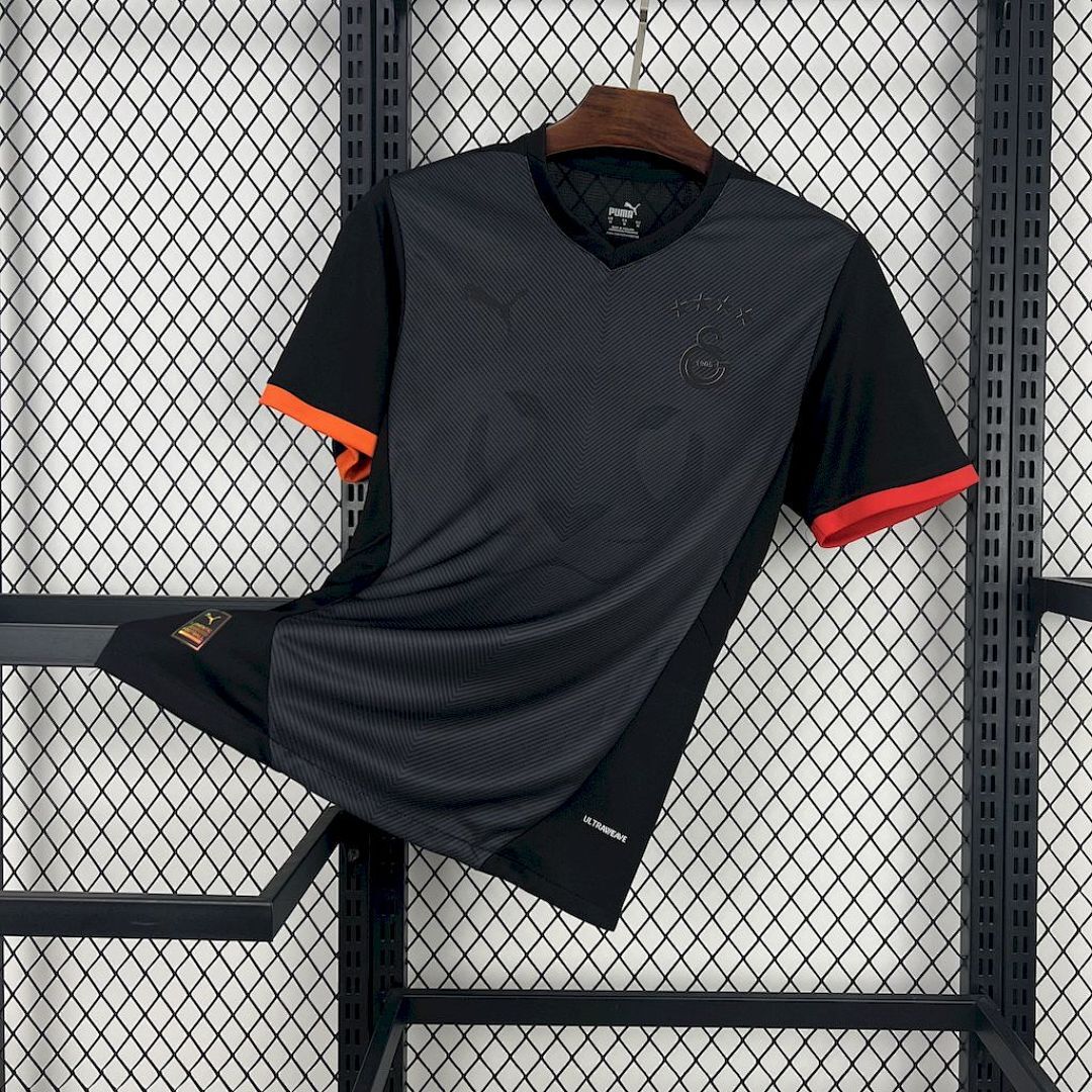 Galatasarays 2025/26 Black Special Edition Jersey